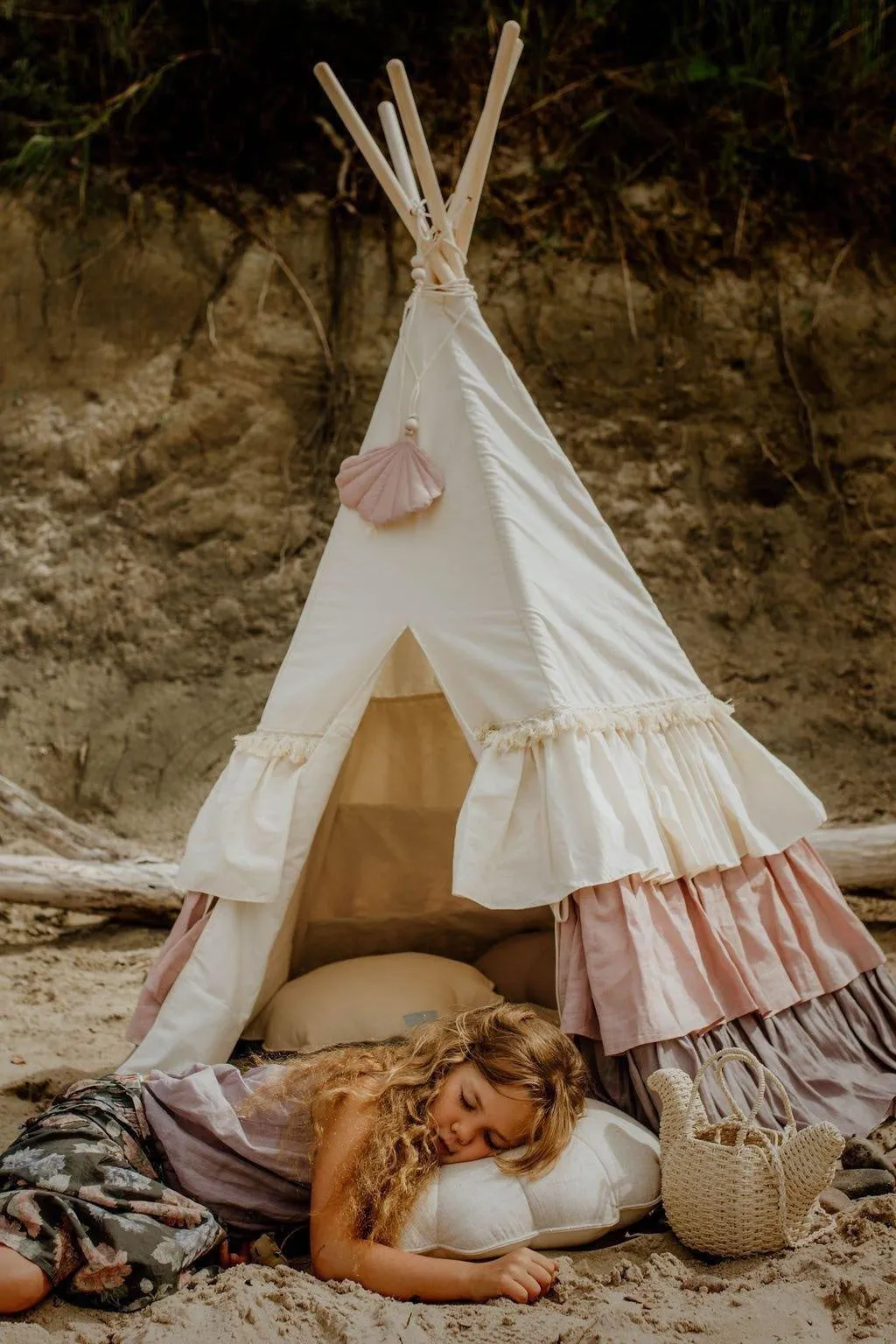 Powder Frills Teepee Tent with Frills and "Powder Pink" Shell Mat Set
