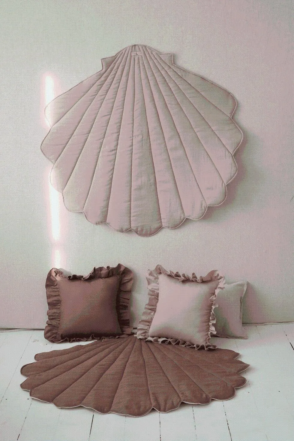 Powder Frills Teepee Tent with Frills and "Powder Pink" Shell Mat Set