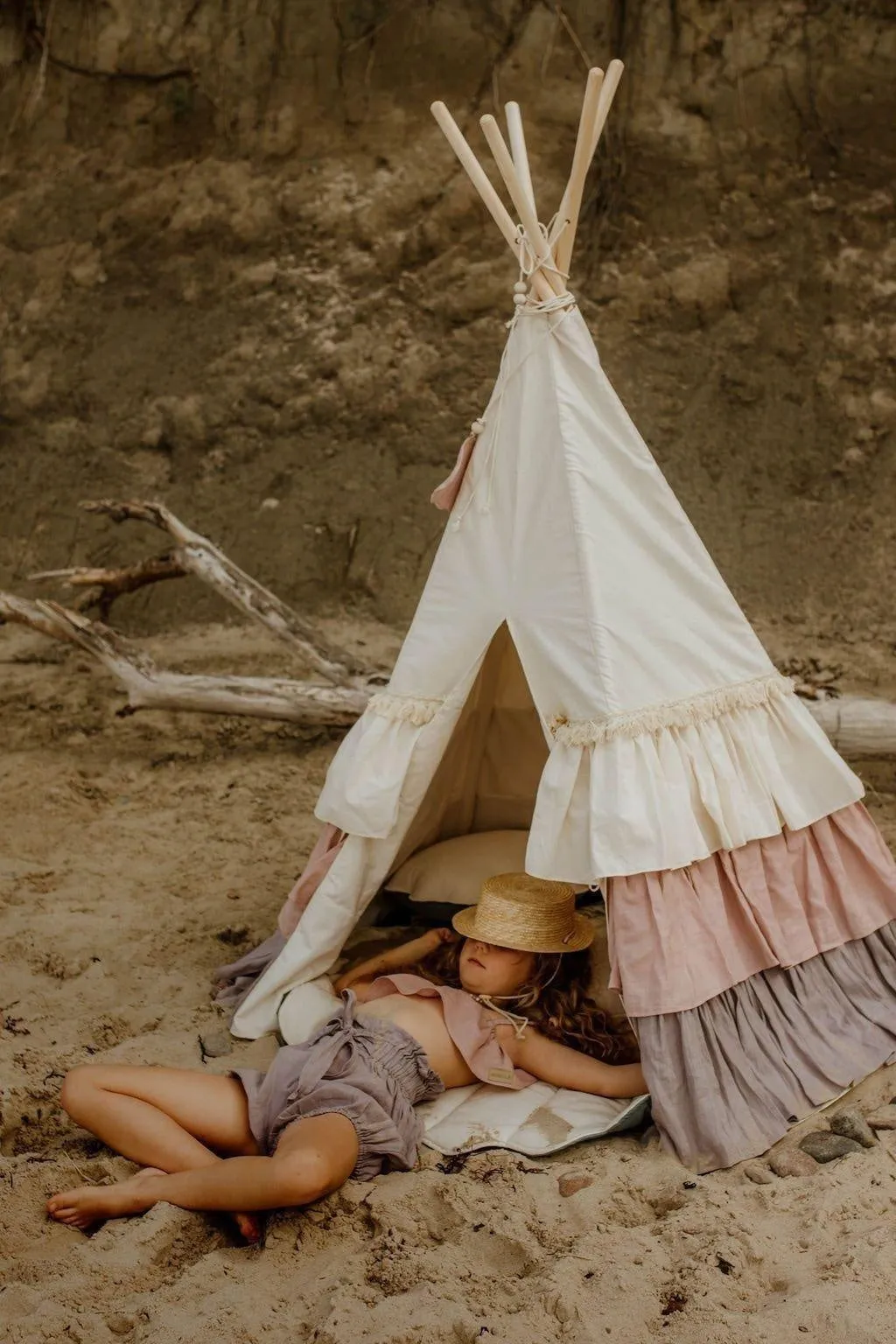 Powder Frills Teepee Tent with Frills
