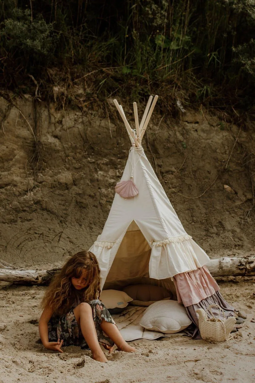 Powder Frills Teepee Tent with Frills