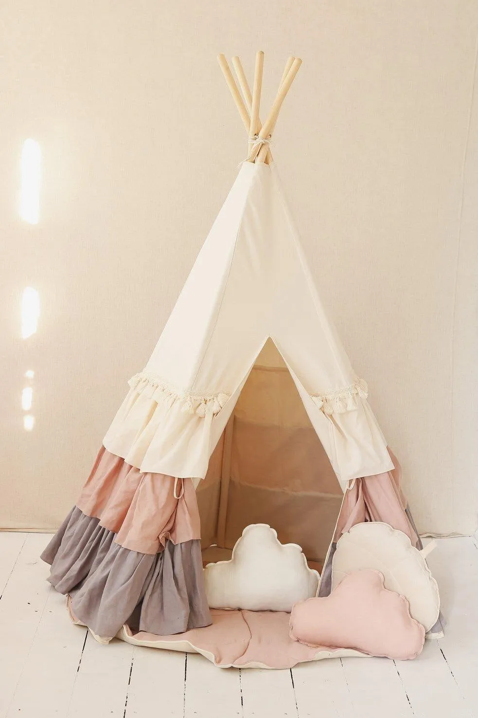 Powder Frills Teepee Tent with Frills